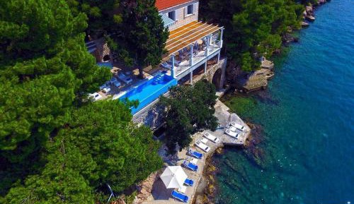 Five-Bedroom Villa