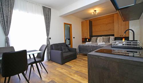 Apartment (3 Adults)