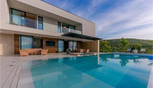 Four-Bedroom Vacation Home