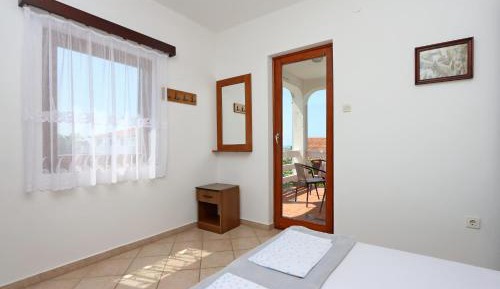 One-Bedroom Apartment with Terrace and Sea View