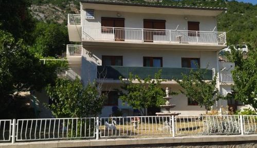 Two-Bedroom Apartment with Garden View