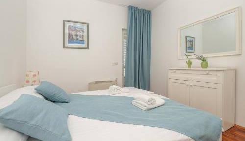 Two-Bedroom Apartment with Balcony and Sea View