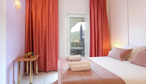 Double Room with Balcony and Sea View