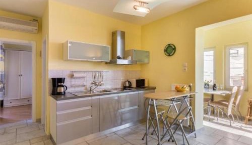 One Bedroom Apartment with Balcony and Sea View