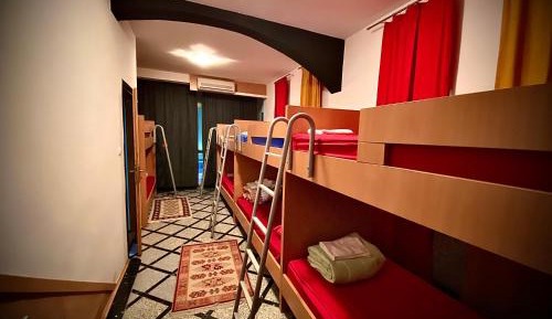 8-Bed Mixed Dormitory Room