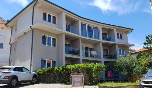 One-Bedroom Apartment with Balcony