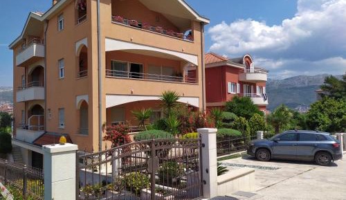 Apartment with Terrace