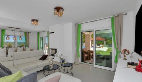 Villa with Terrace