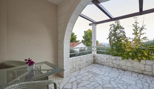 One-Bedroom Apartment with Terrace and Sea View