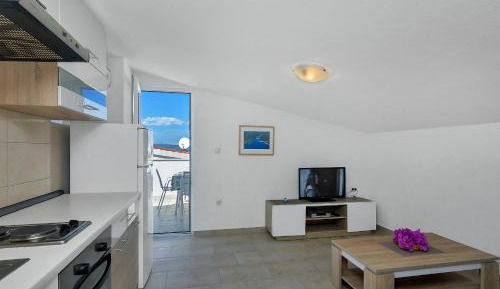 Two-Bedroom Apartment with Terrace and Sea View