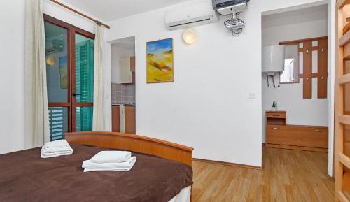 Studio with Terrace