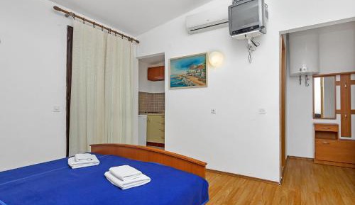 Studio with Terrace and Sea View