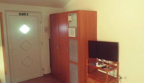 One-Bedroom Apartment with Sea View