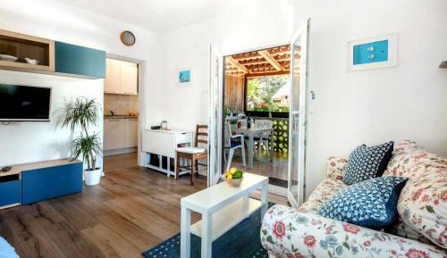 One-Bedroom Apartment with Terrace