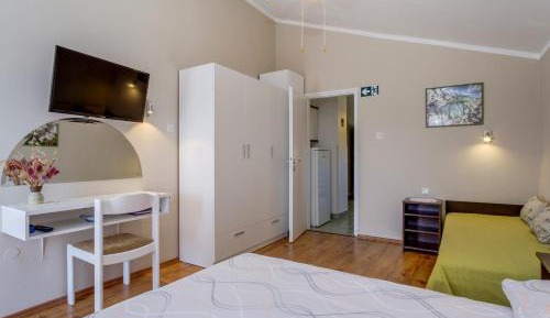 One-Bedroom Apartment with Terrace