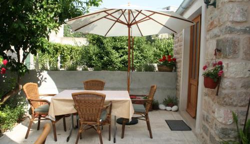 One-Bedroom Apartment with Terrace
