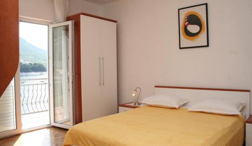 Studio with Balcony and Sea View