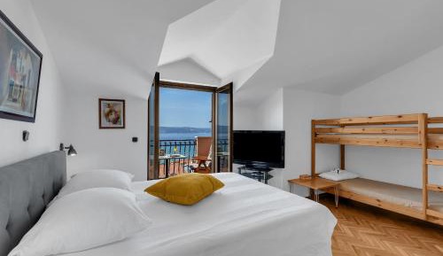 Quadruple Room with Balcony and Sea View