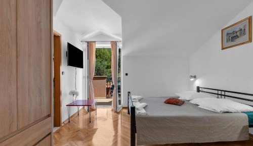 Triple Room with Balcony and Sea View