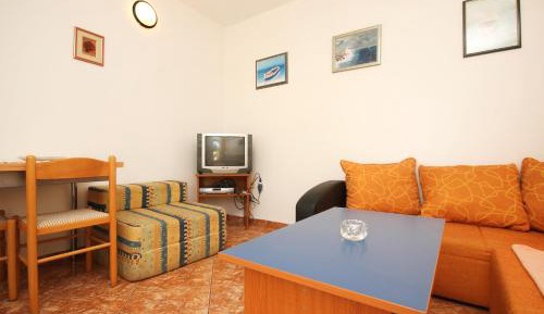 One-Bedroom Apartment with Terrace