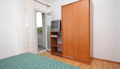 One-Bedroom Apartment with Terrace and Sea View