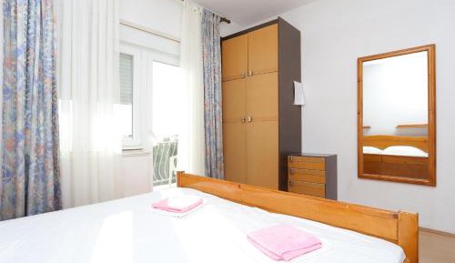 One-Bedroom Apartment with Balcony and Sea View