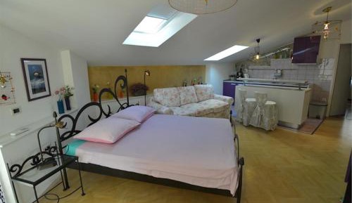 Studio (3 Adults)
