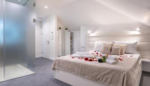 Superior King Suite