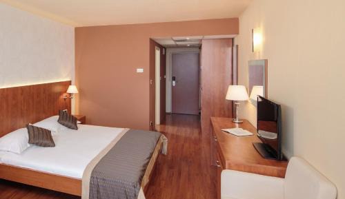 Economy Single Room - Park Side