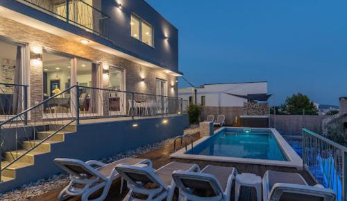 Deluxe Villa