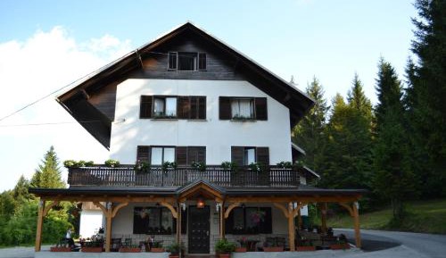 Quadruple Room with Mountain View