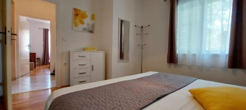Comfort Two-Bedroom Apartment with Terrace and Garden View