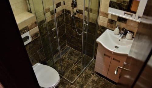 Quadruple Room with Private Bathroom