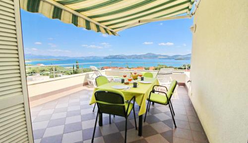 Two-Bedroom Apartment with Balcony and Sea View