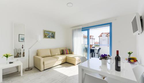 One-Bedroom Apartment with Balcony