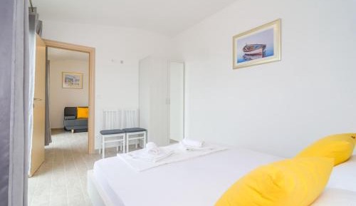Comfort Two-Bedroom Apartment with Terrace and Sea View