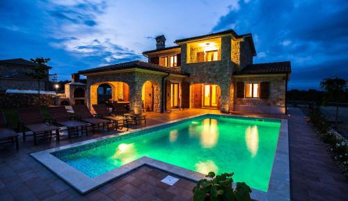 Deluxe Villa