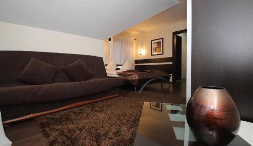 Villa 2 Double Room Floor 2