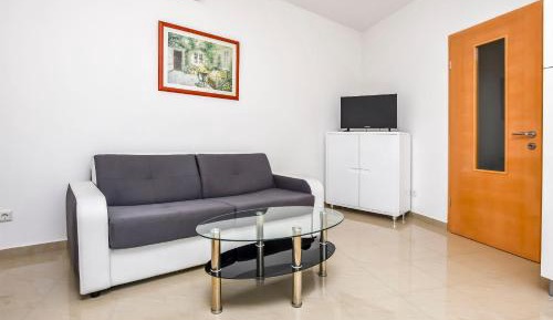 One-Bedroom Apartment with Sea View