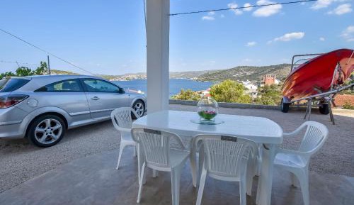 One-Bedroom Apartment with Terrace