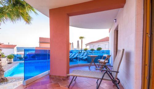 One-Bedroom Apartment with Terrace