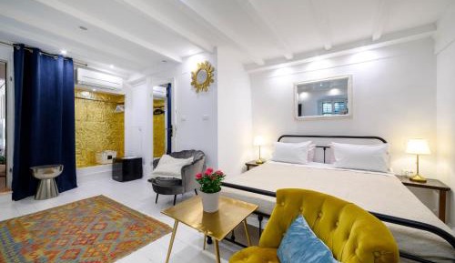 Deluxe Queen Room