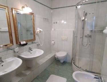 Deluxe Double Room with Extra Bed