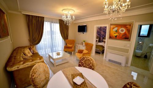 Two-Bedroom Deluxe Apartment