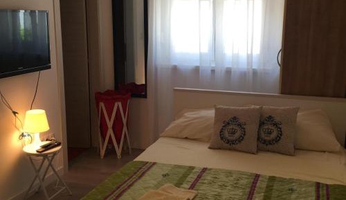 Studio Apartment