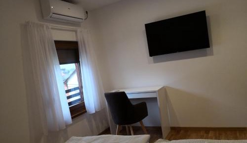 Deluxe Double or Twin Room with Mountain View