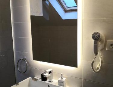 Deluxe Double or Twin Room with Mountain View