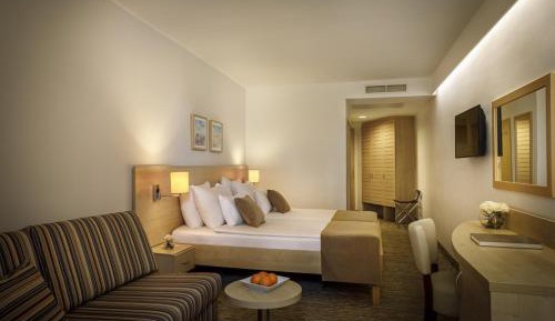 Room for 2+2