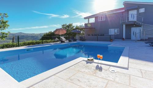 Three-Bedroom Villa with Swimming Pool