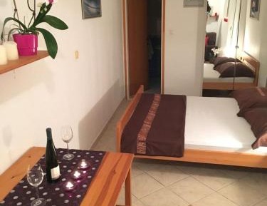 Deluxe Double Room with Side Sea View